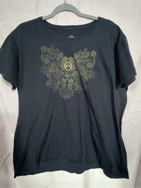 Men's Black Short Sleeve Tee with Ornate Gold Crest